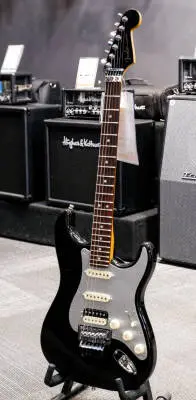 Fender - American Ultra Luxe Floyd Rose HSS Stratocaster Guitar, Rosewood fingerboard - Mystic Black 2